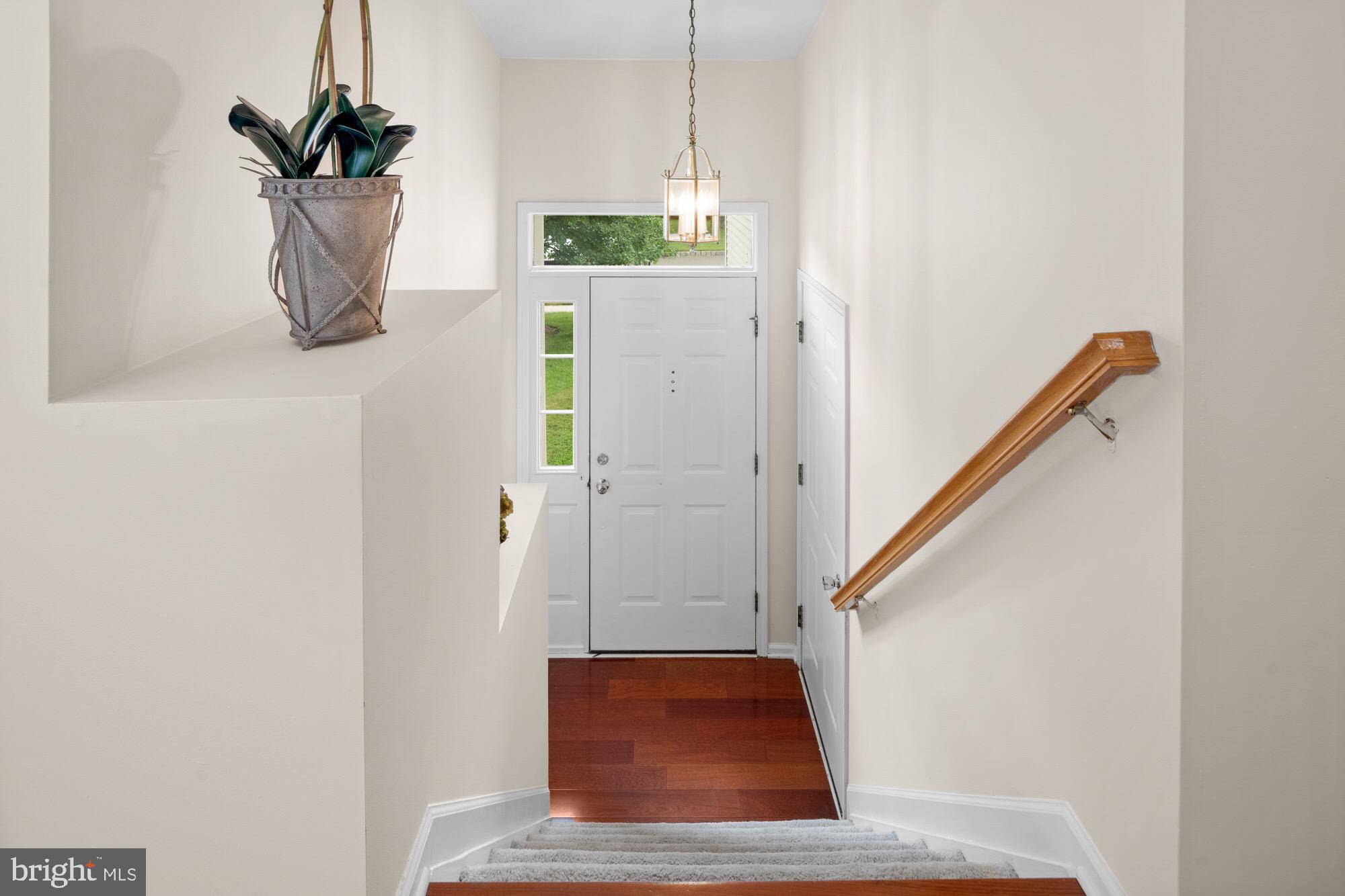 18 Coburn Road Pennington, NJ 08534 - Photo 3 of 40