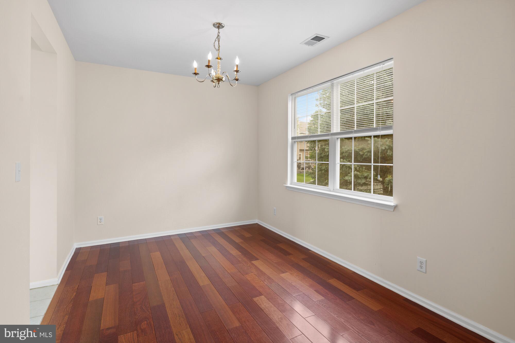 18 Coburn Road Pennington, NJ 08534 - Photo 9 of 40
