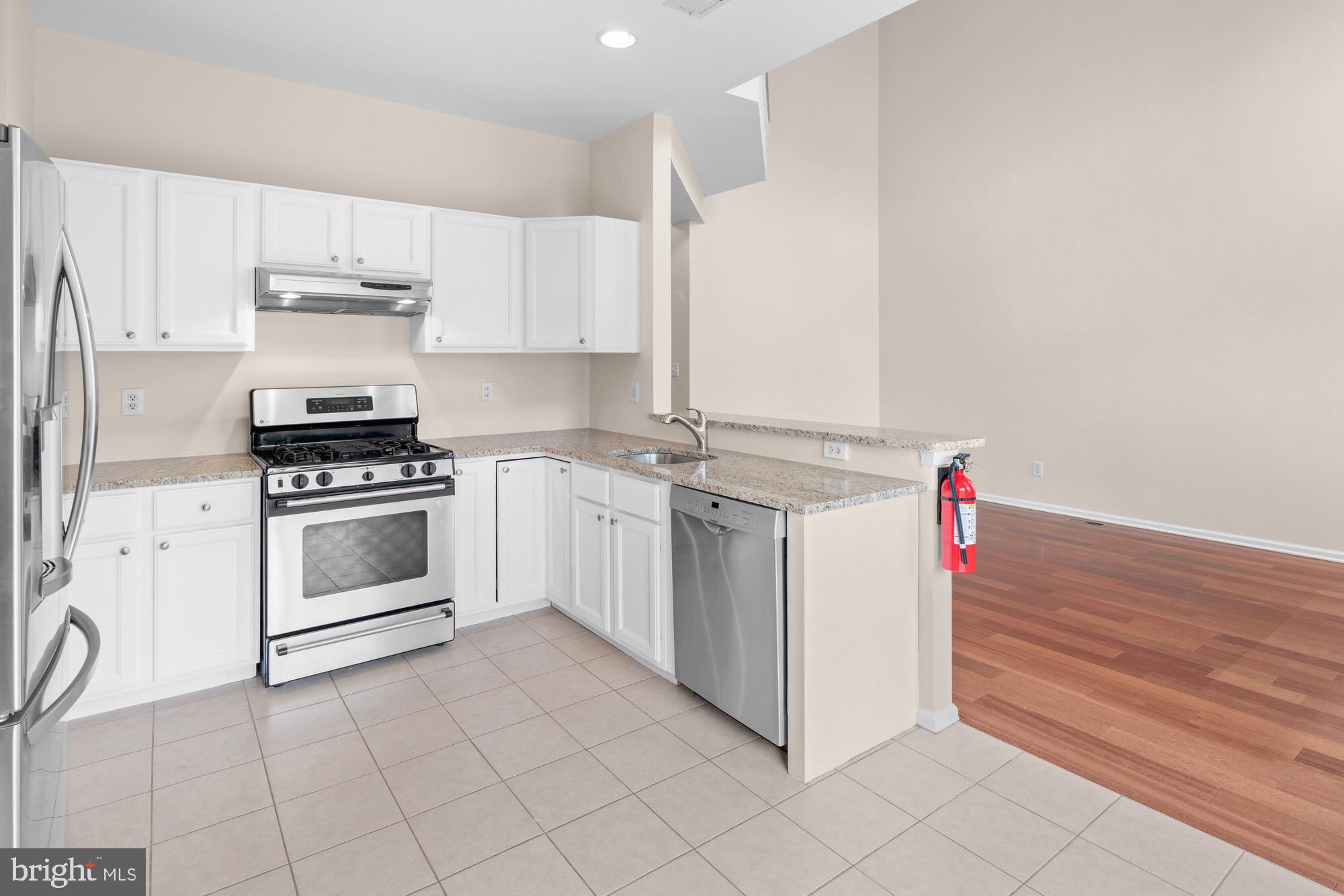 18 Coburn Road Pennington, NJ 08534 - Photo 10 of 40