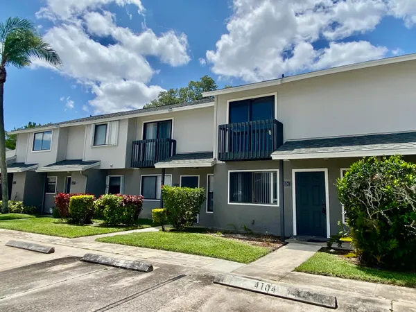 $2,200 | 4104 Inlet Circle, Unit 4104, Greenacres, FL 33463