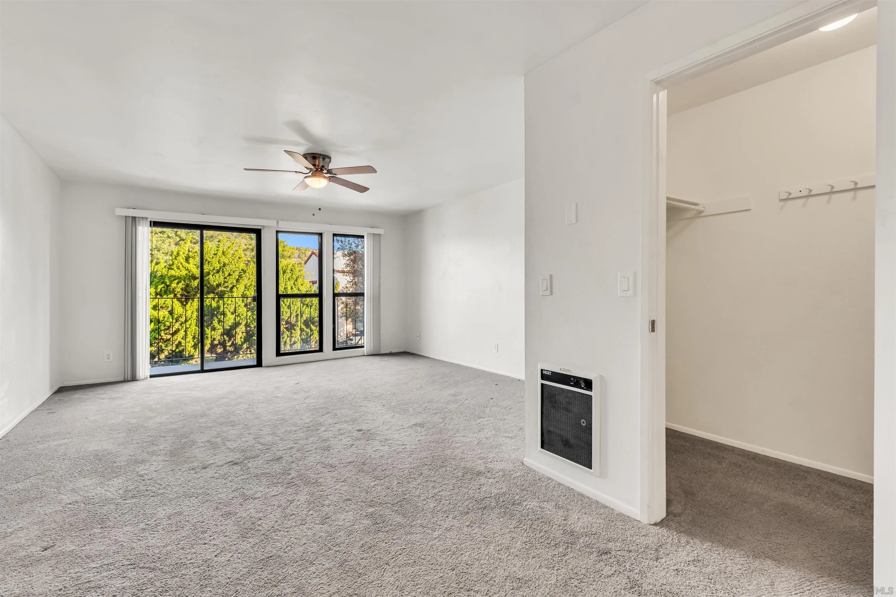 2507 Navarra Drive, Unit 202 Carlsbad, CA 92009 - Photo 23 of 38