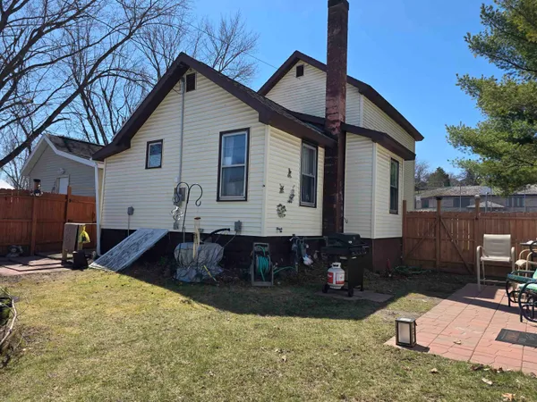 $137,000 | 206 Railroad Street, Elroy, WI 53929