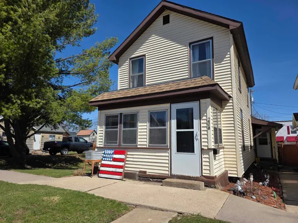 $137,000 | 206 Railroad Street, Elroy, WI 53929