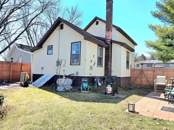 $137,000 | 206 Railroad Street, Elroy, WI 53929