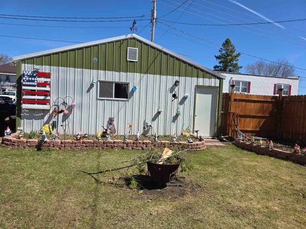 $137,000 | 206 Railroad Street, Elroy, WI 53929