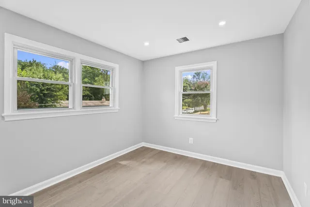 $819,900 | 5822 Brookview Drive, Alexandria, VA 22310