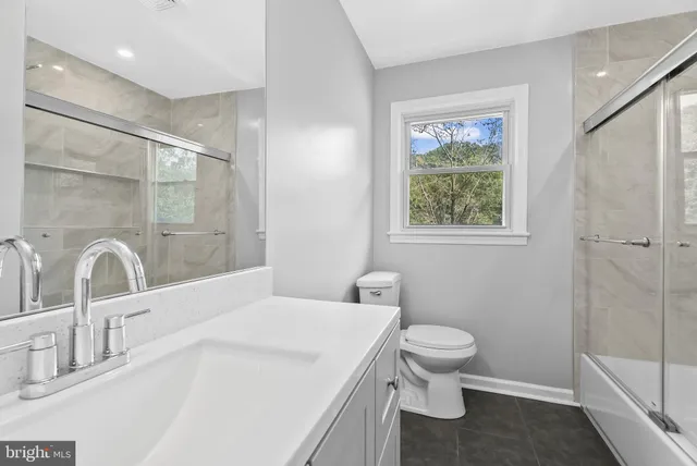 $819,900 | 5822 Brookview Drive, Alexandria, VA 22310