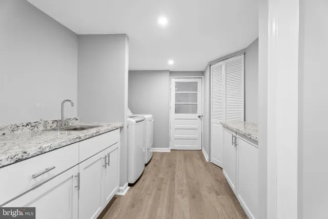 $819,900 | 5822 Brookview Drive, Alexandria, VA 22310