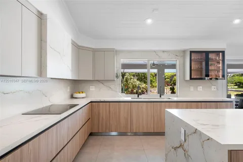 $2,895,000 | 9201 Southwest 102nd Street, Miami, FL 33176