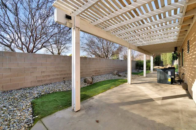 $442,000 | 2020 Hanson Avenue, Clovis, CA 93611