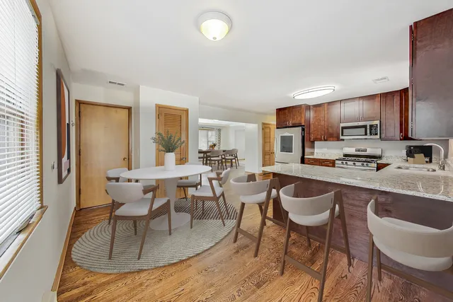 $3,500 | 1108 Fortuna Avenue, Unit 2, Park Ridge, IL 60068