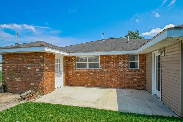 $217,000 | 3504 Veronica Drive, Chalmette, LA 70043
