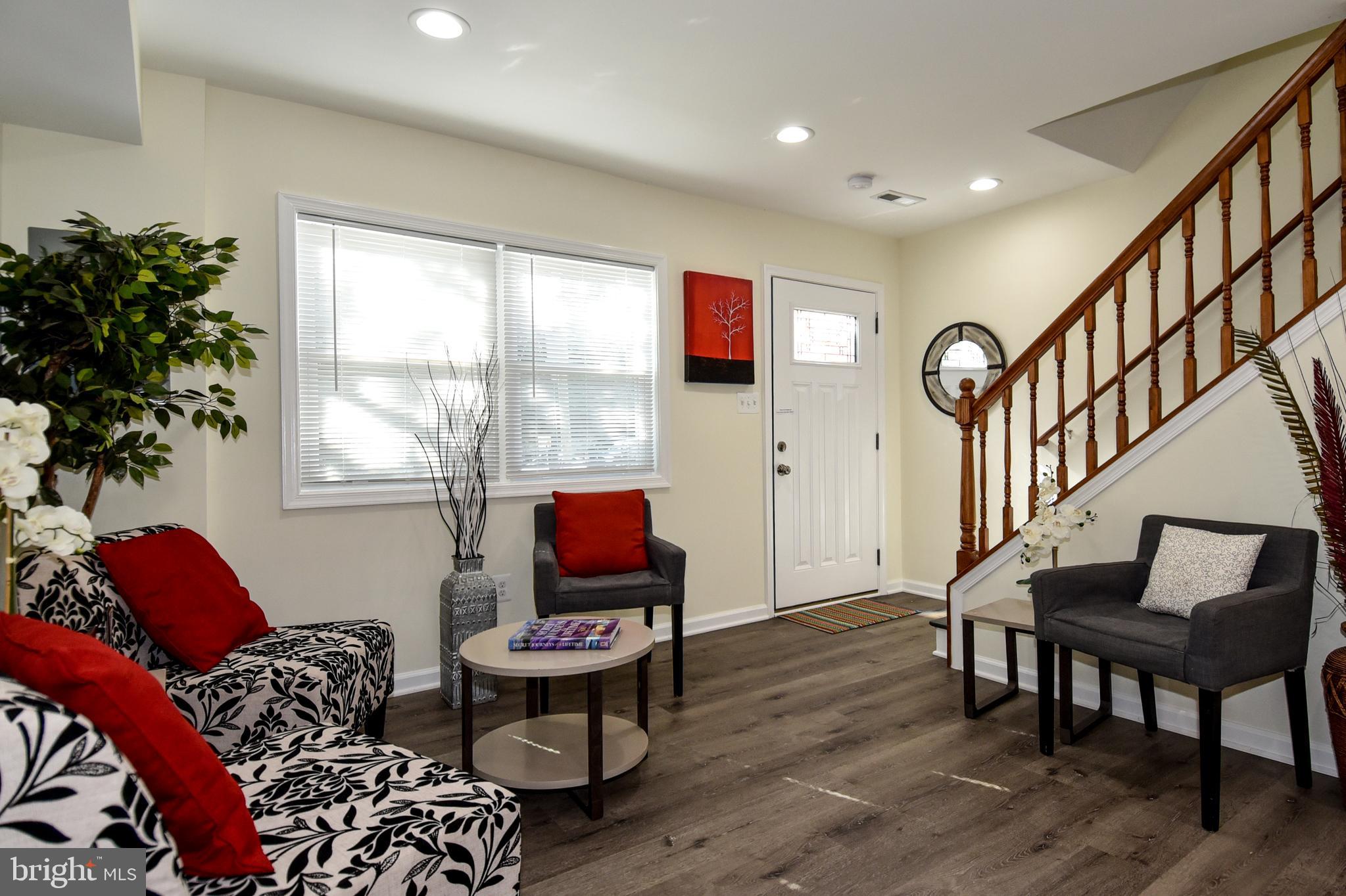 3036 Stanton Road Southeast Washington, DC 20020 - Photo 4 of 32 BRIGHT & SPACIOUS