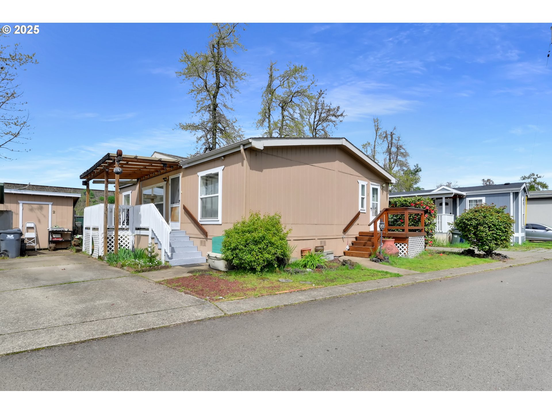 4475 Franklin Boulevard, Unit 2 Eugene, OR 97403 - Photo 3 of 22