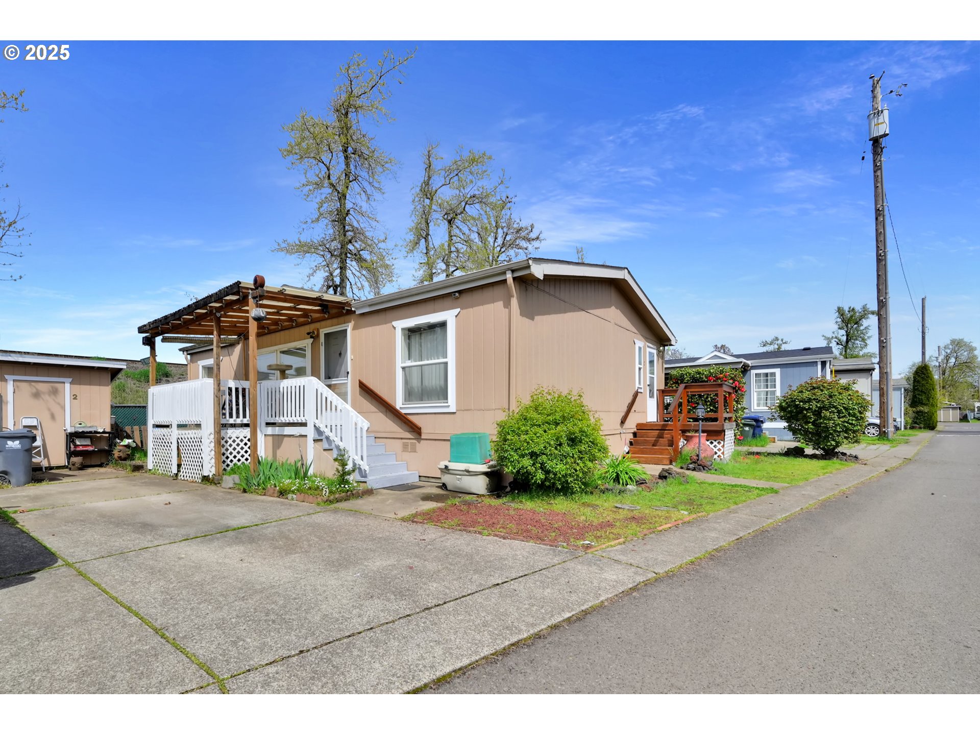 4475 Franklin Boulevard, Unit 2 Eugene, OR 97403 - Photo 4 of 22