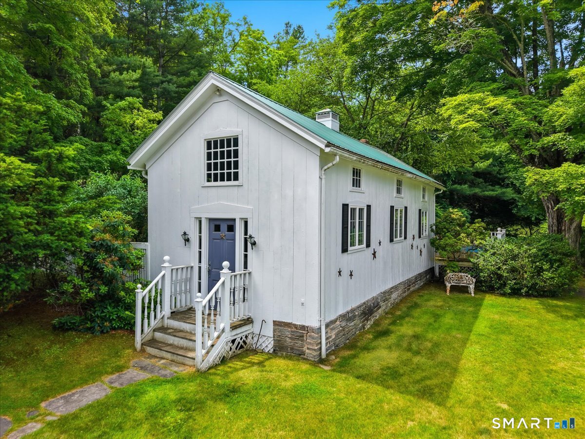 8 Meeting House Road Haddam, CT 06438 - Photo 34 of 40 Carriage House
