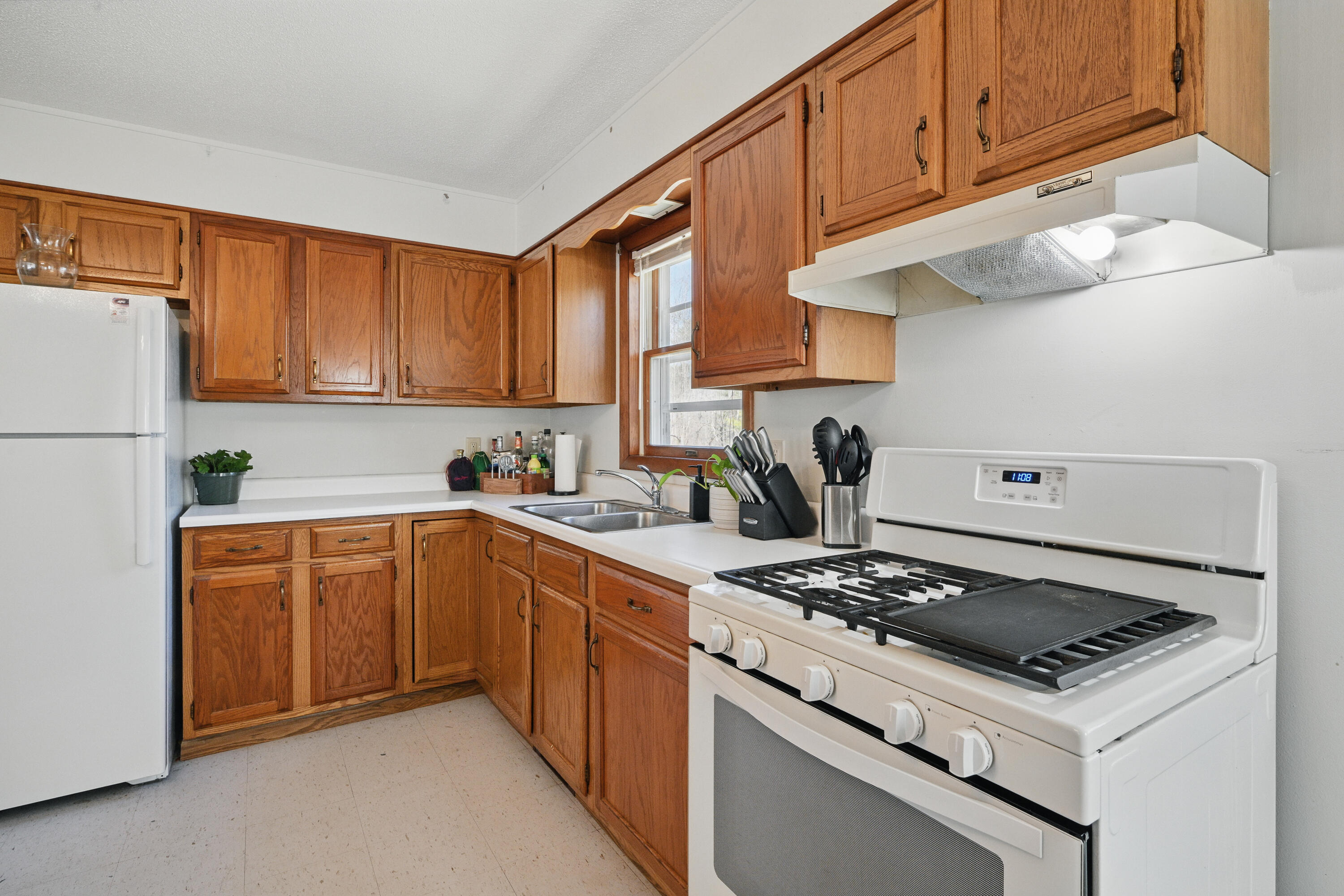 608 Norridgewock Road Fairfield, ME 04937 - Photo 13 of 31 109917gr-117