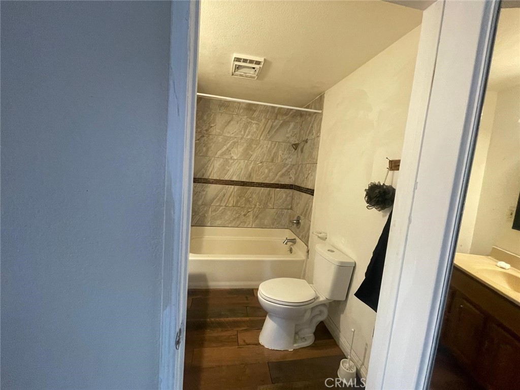 10337 Mull Avenue Riverside, CA 92505 - Photo 10 of 26 javascript:__doPostBack('m_lbSave','')