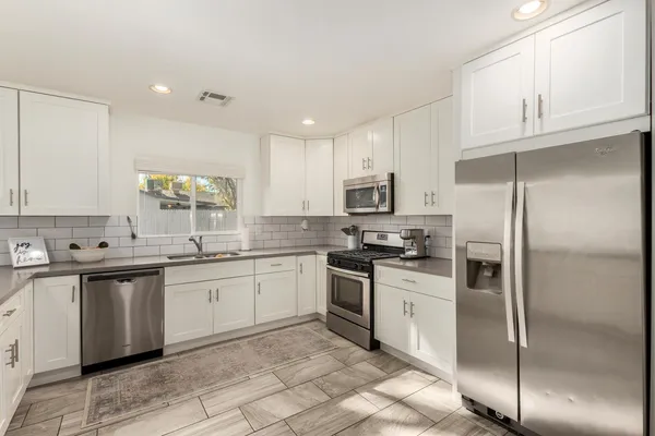 $4,900 | 2613 East Pierson Street, Phoenix, AZ 85016