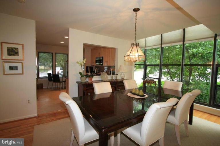 11014 Thrush Ridge Road Reston, VA 20191 - Photo 2 of 27 Dining Room
