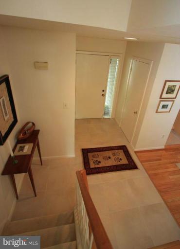 11014 Thrush Ridge Road Reston, VA 20191 - Photo 12 of 27 Entrance / Foyer