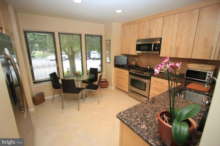 11014 Thrush Ridge Road Reston, VA 20191 - Photo 4 of 27 Breakfast Area