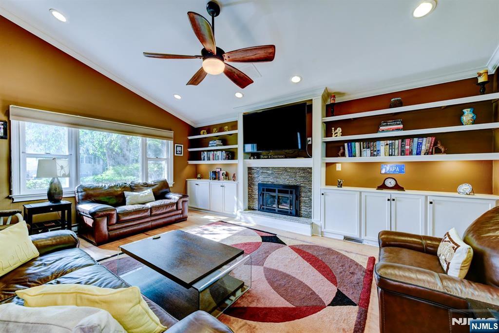 131 Bunker Hill Road Wayne, NJ 07470 - Photo 7 of 45