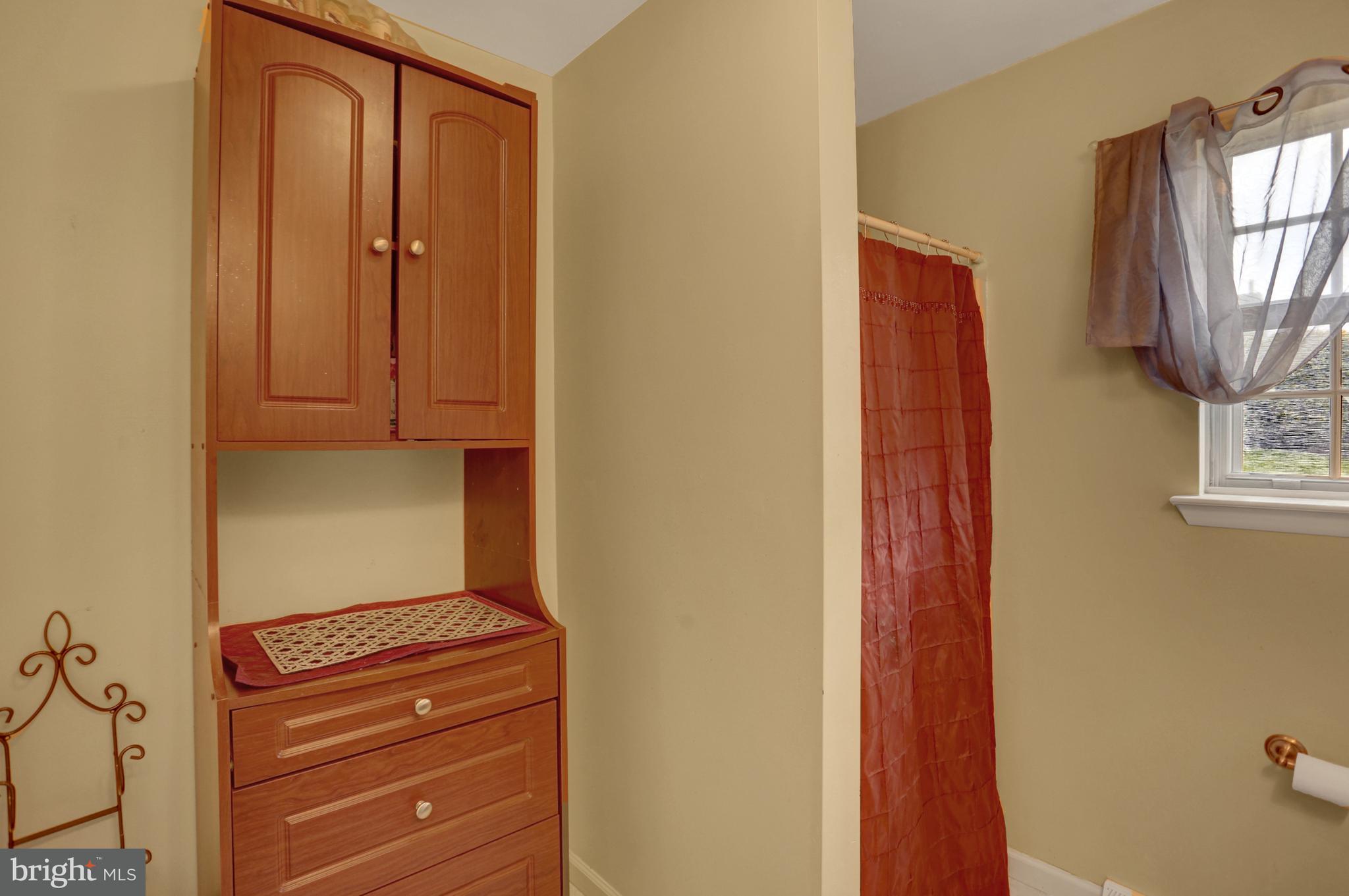 427 Springhouse Road Harrisburg, PA 17111 - Photo 11 of 49 Gallery Image 11