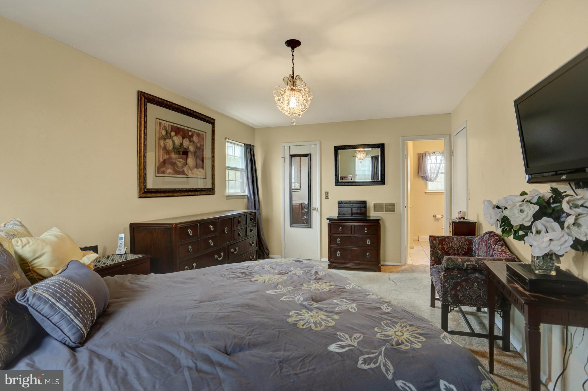 427 Springhouse Road Harrisburg, PA 17111 - Photo 12 of 49 Gallery Image 12