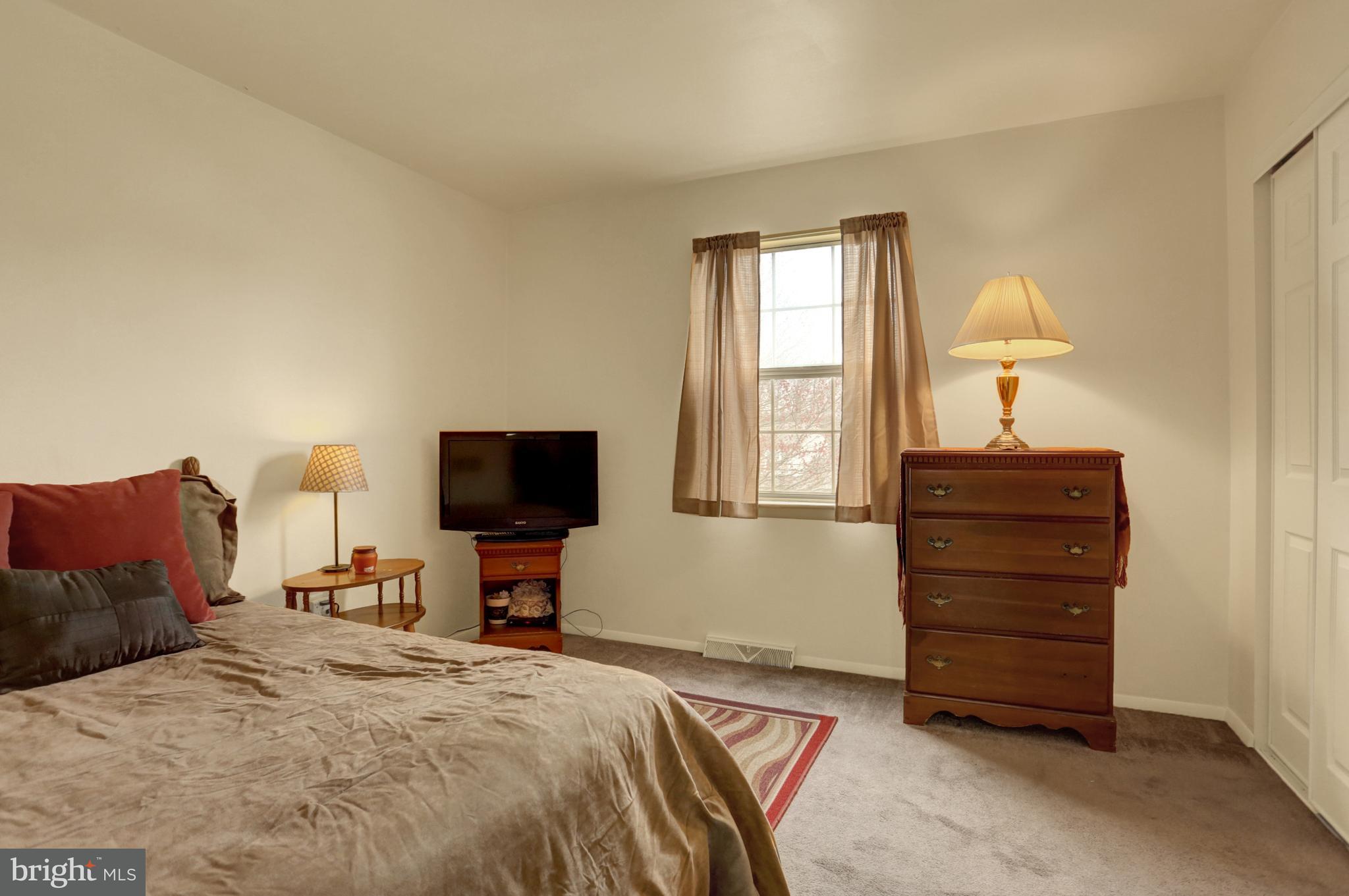 427 Springhouse Road Harrisburg, PA 17111 - Photo 6 of 49 Gallery Image 6