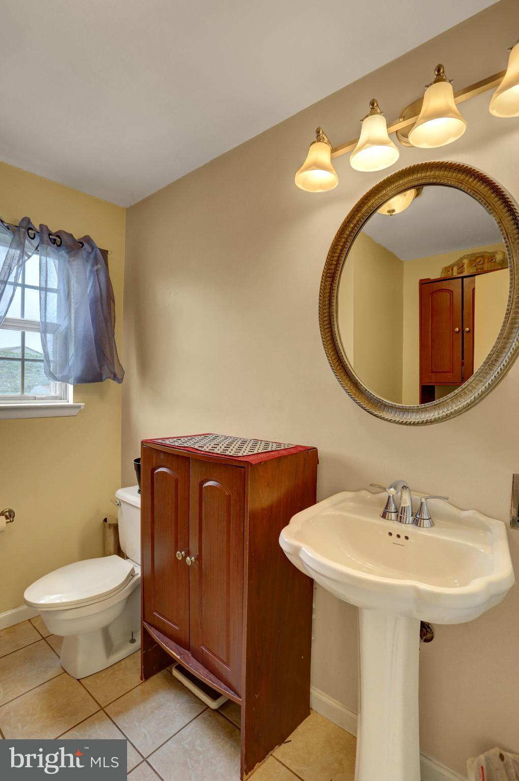 427 Springhouse Road Harrisburg, PA 17111 - Photo 10 of 49 Gallery Image 10