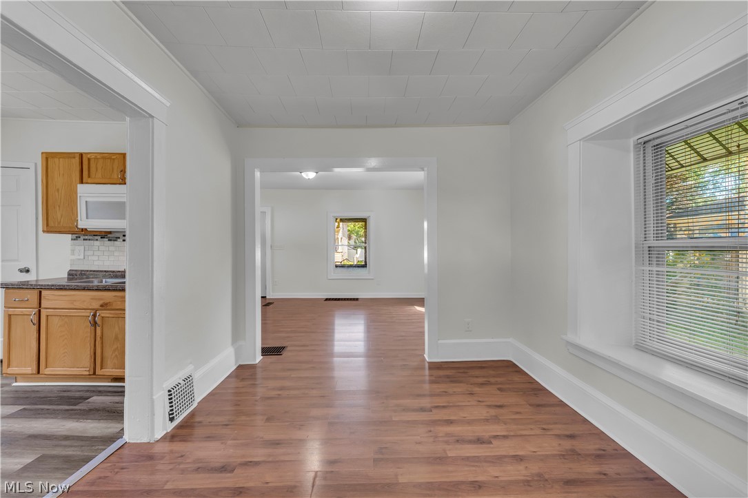 1296 West Wilbeth Road Akron, OH 44314 - Photo 9 of 29 Gallery Image 9