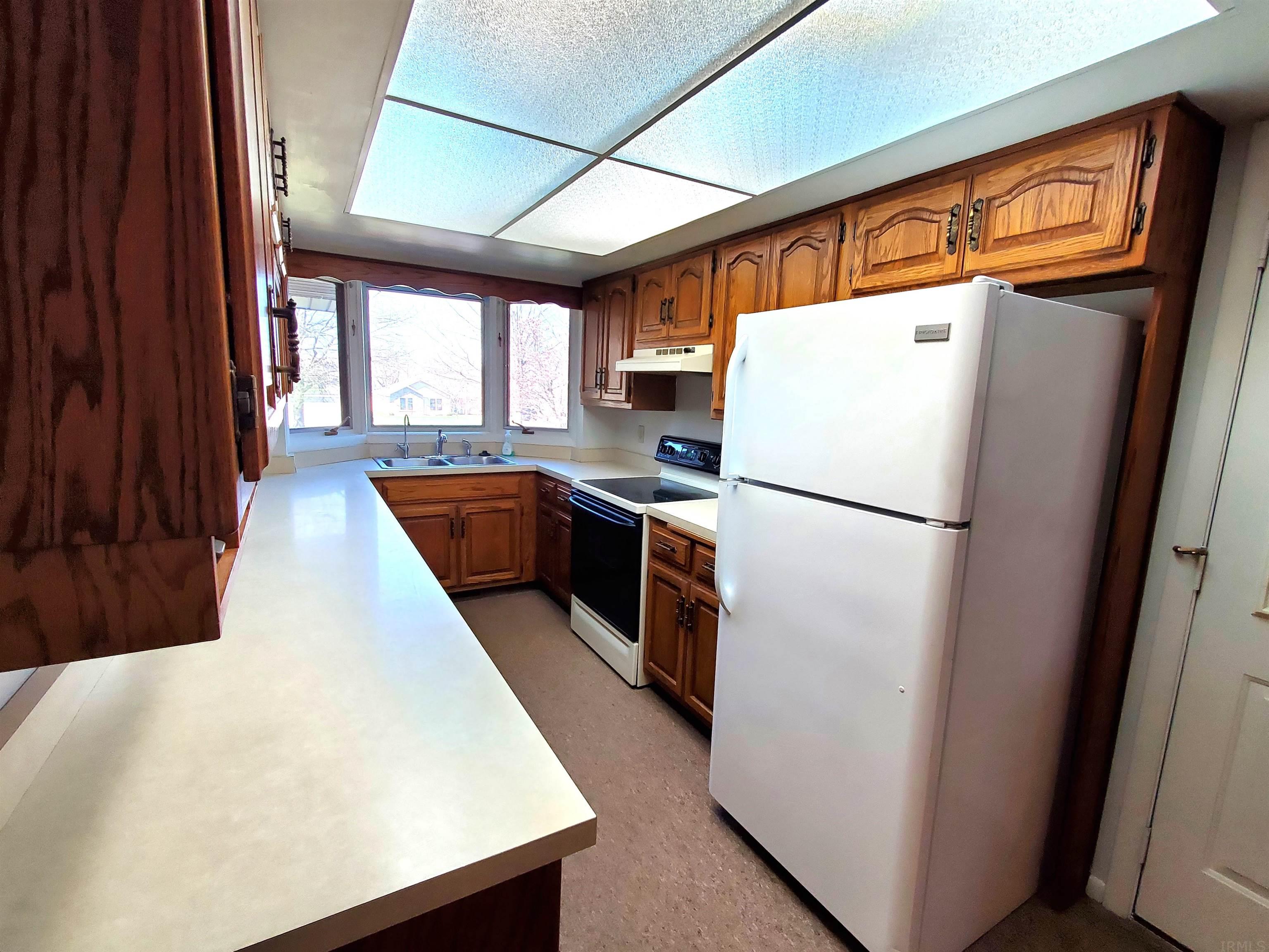 1021 West Gump Road Fort Wayne, IN 46845 - Photo 8 of 34 Gallery Image 8