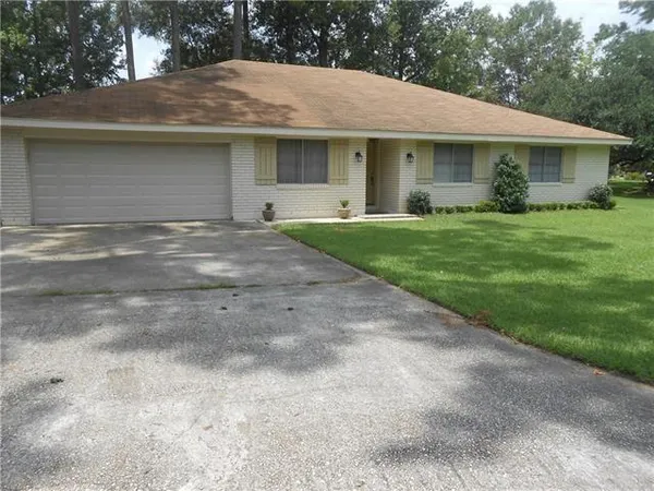 $2,400 | 266 Cindy Lou Place, Mandeville, LA 70448