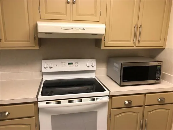 $2,400 | 266 Cindy Lou Place, Mandeville, LA 70448