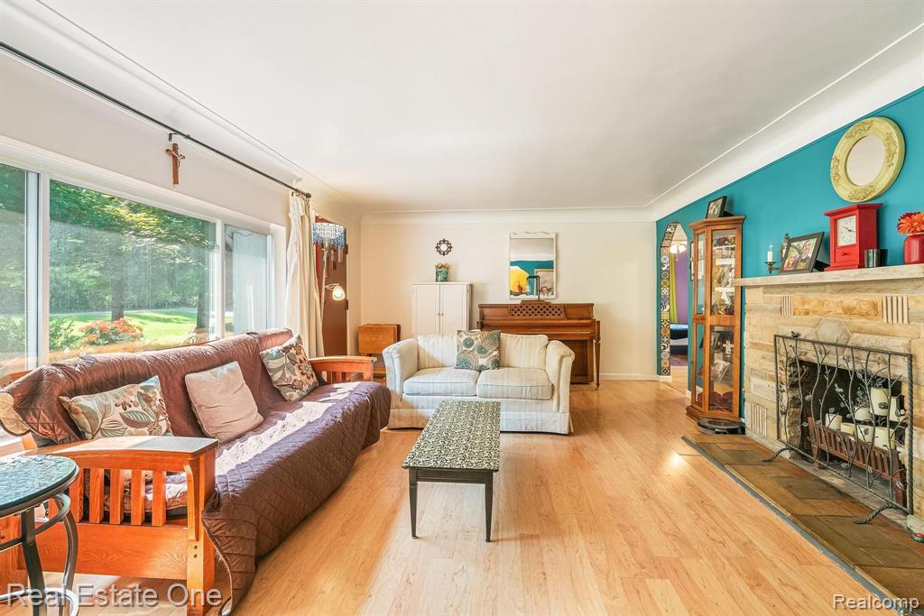 26393 Power Road Farmington Hills, MI 48334 - Photo 16 of 37