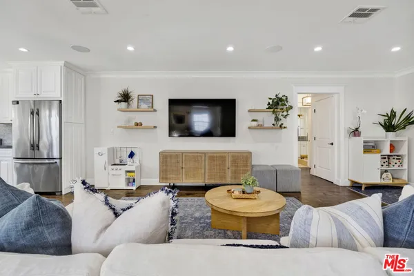 $10,000 | 4621 Allott Avenue, Sherman Oaks, CA 91423