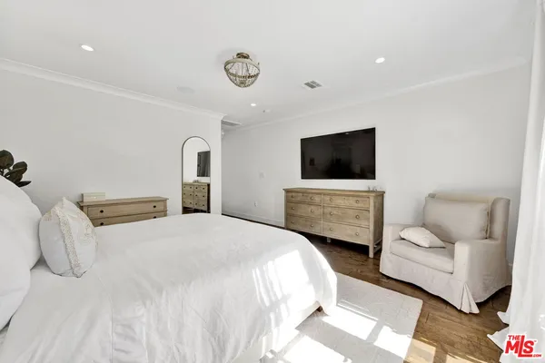 $10,000 | 4621 Allott Avenue, Sherman Oaks, CA 91423