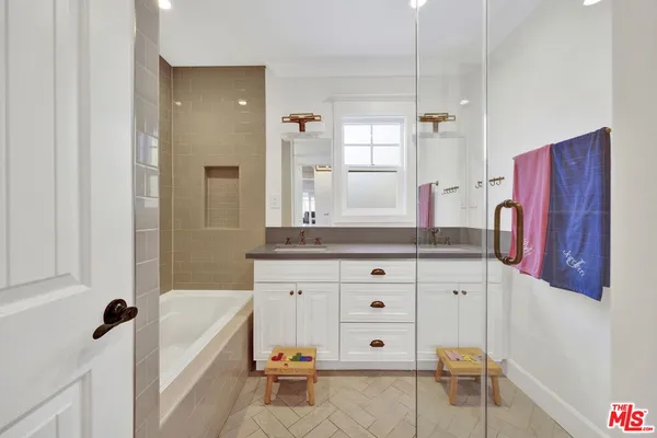 $10,000 | 4621 Allott Avenue, Sherman Oaks, CA 91423