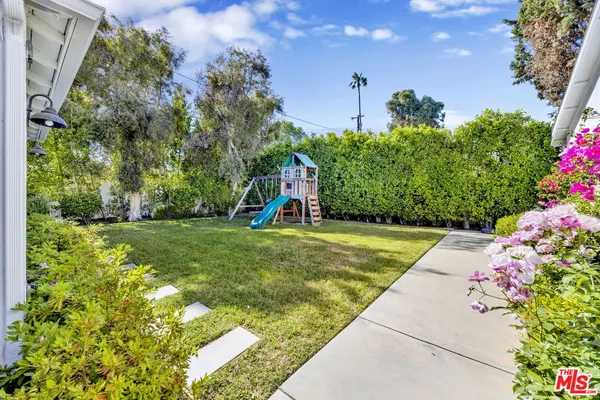 $10,000 | 4621 Allott Avenue, Sherman Oaks, CA 91423