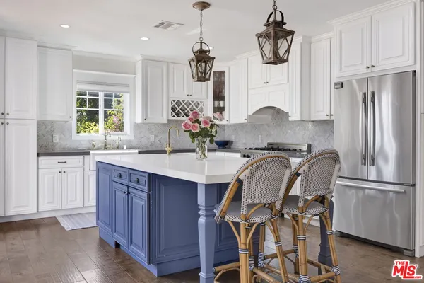 $10,000 | 4621 Allott Avenue, Sherman Oaks, CA 91423