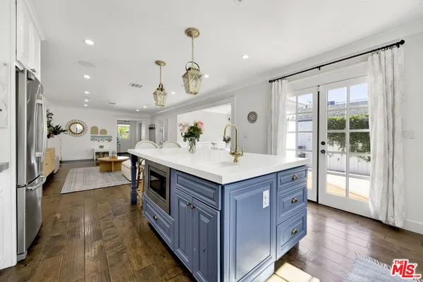 $10,000 | 4621 Allott Avenue, Sherman Oaks, CA 91423