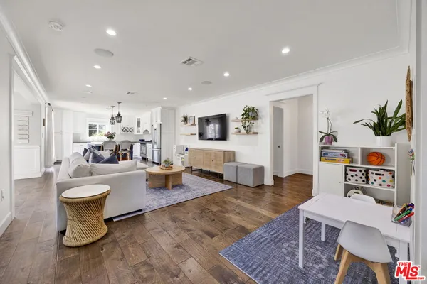 $10,000 | 4621 Allott Avenue, Sherman Oaks, CA 91423