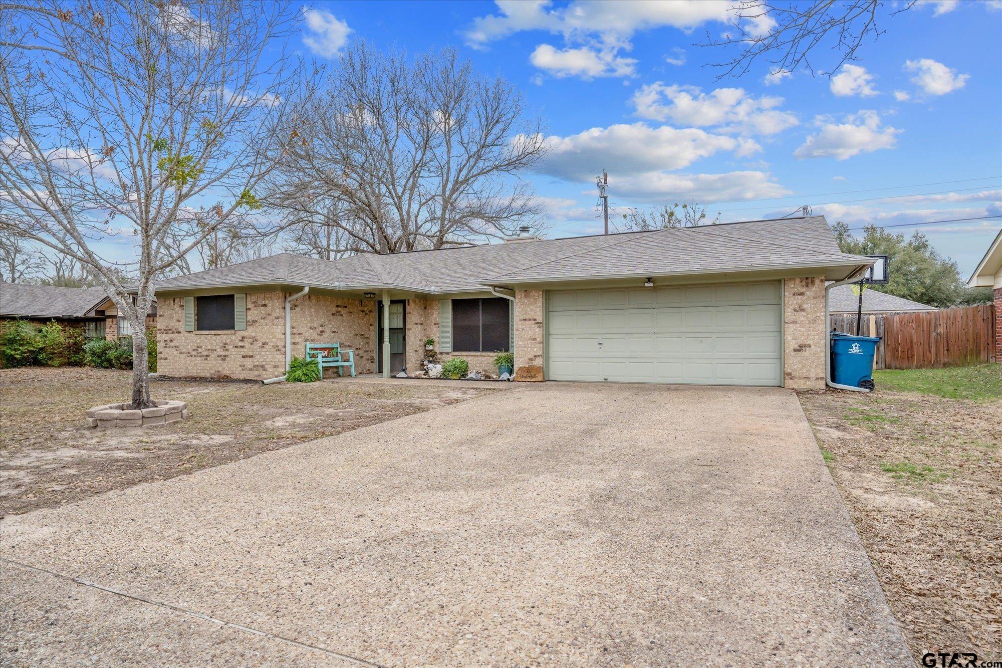 1105 Meadow Drive Athens, TX 75751 - Photo 2 of 23