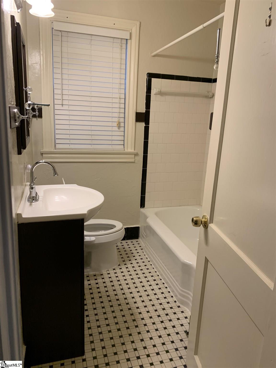 413 Overbrook Road Greenville, SC 29607 - Photo 7 of 14