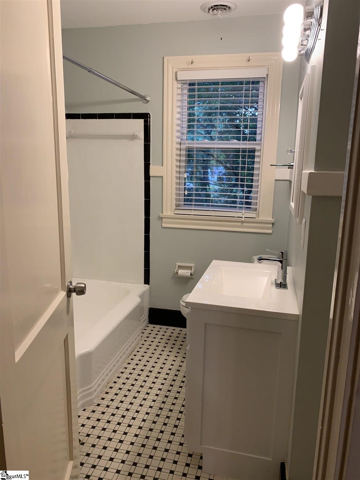 413 Overbrook Road Greenville, SC 29607 - Photo 8 of 14