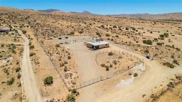 $250,000 | 25333 Valley View Road, Apple Valley, CA 92308