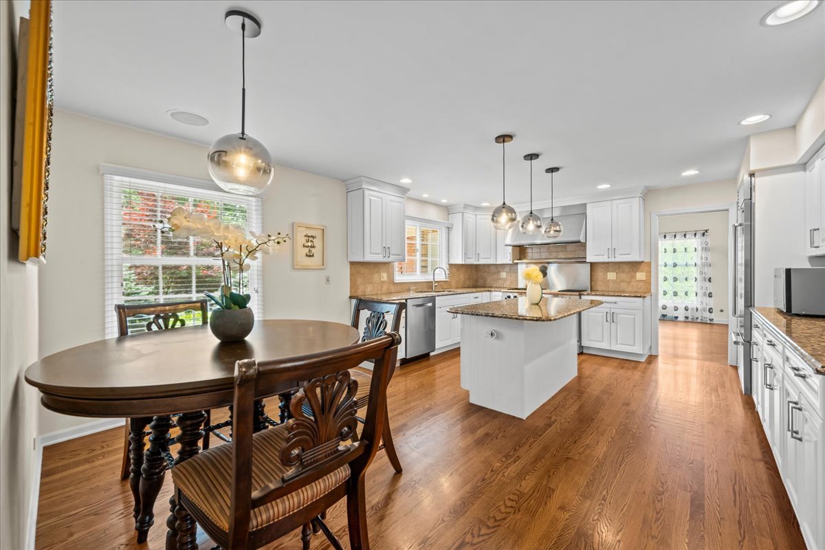 455 Rockefeller Road Lake Forest, IL 60045 - Photo 13 of 40 Gallery Image 13