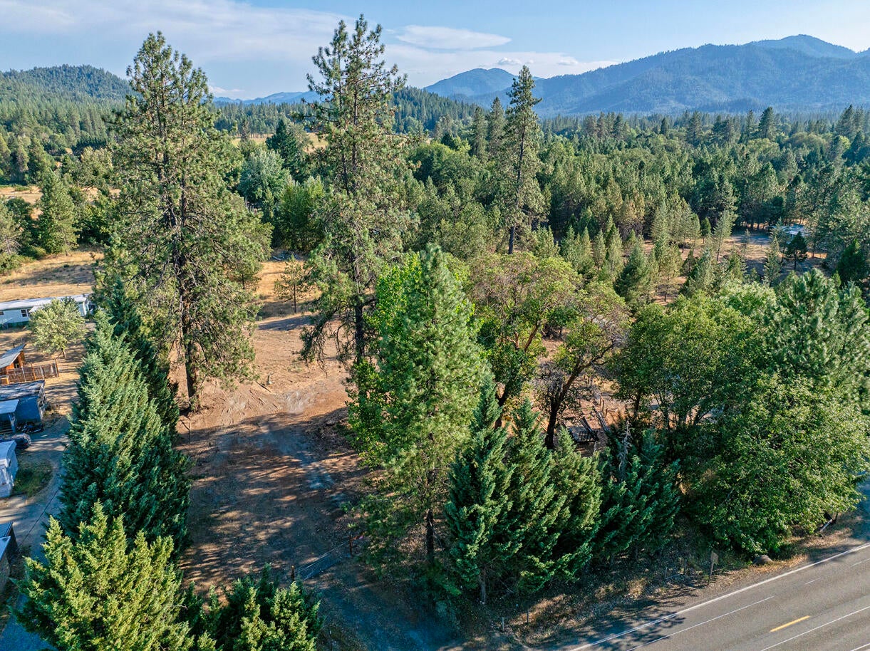 8448 East Evans Creek Road Rogue River, OR 97537 - Photo 4 of 17 DJI_20250718184242_0339_D copy