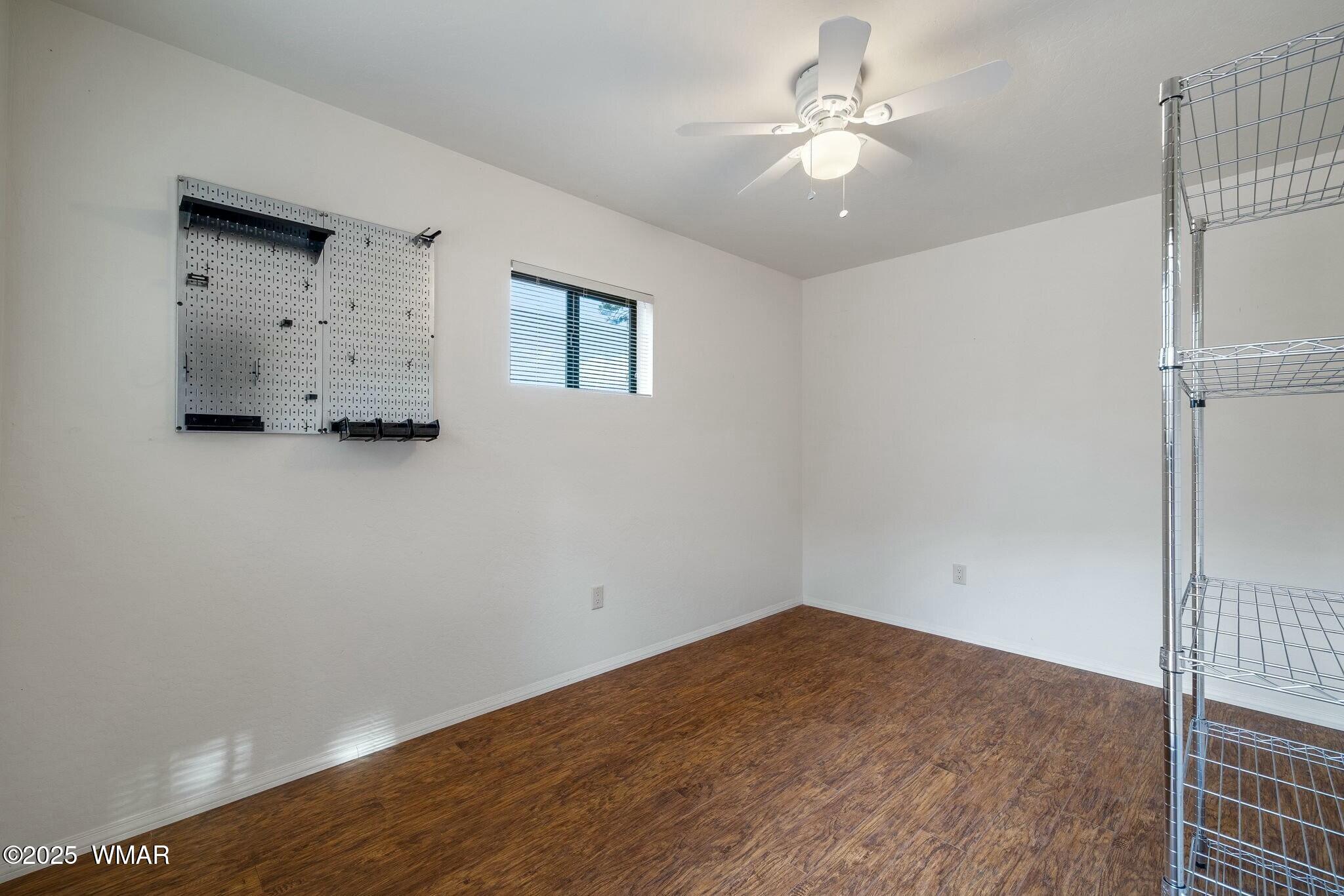 2938 Lodgepole Road Overgaard, AZ 85933 - Photo 33 of 43 a view of a workspace
